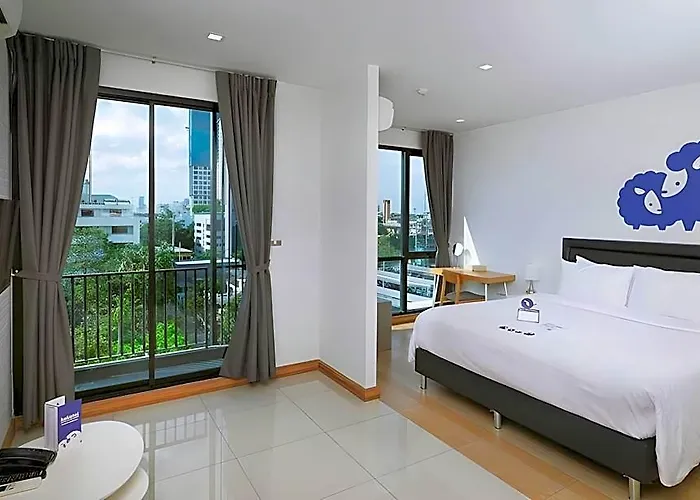 מלון Kokotel Dheva Thonglor 4*