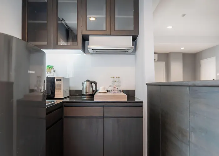 מלון Kokotel Dheva Thonglor 4*